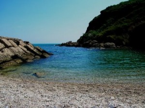 il mare sotto torre mucchia